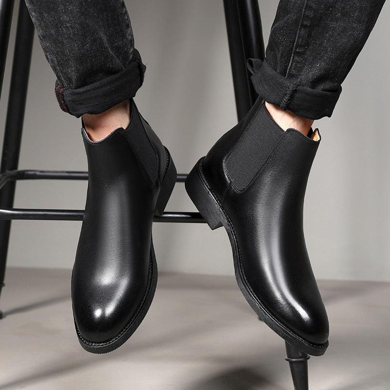 Bota Masculina de Couro Elegance - Conforto e Estilo para o Inverno